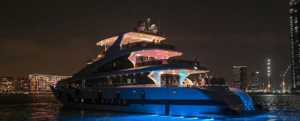 Dubai: Superyacht Experience with Live Music & Drinks